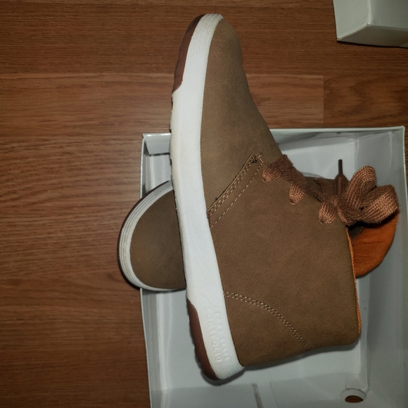 SOLD - Boys Perry Ellis Sneakers - Picture 4 of 5